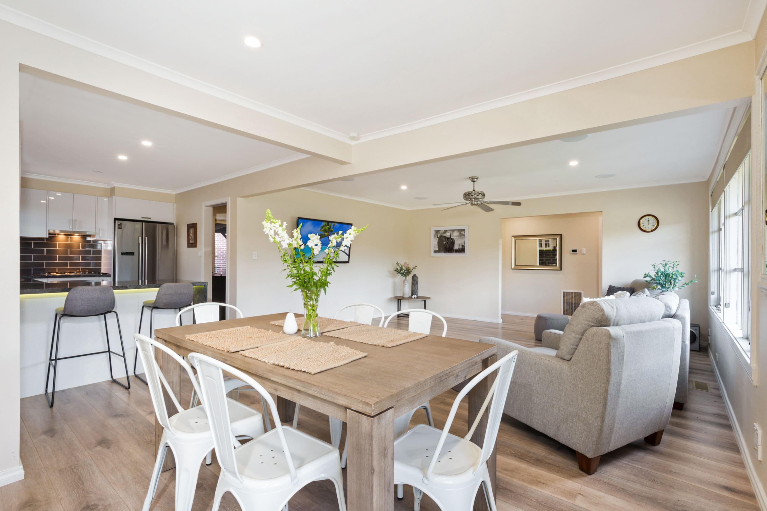 18 Balcombe Avenue, Mooroolbark VIC 3138, Mooroolbark - Thumbnail 2