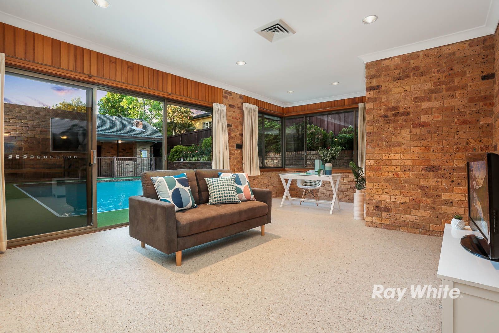39 Drayton Avenue, Castle Hill - Thumbnail 4