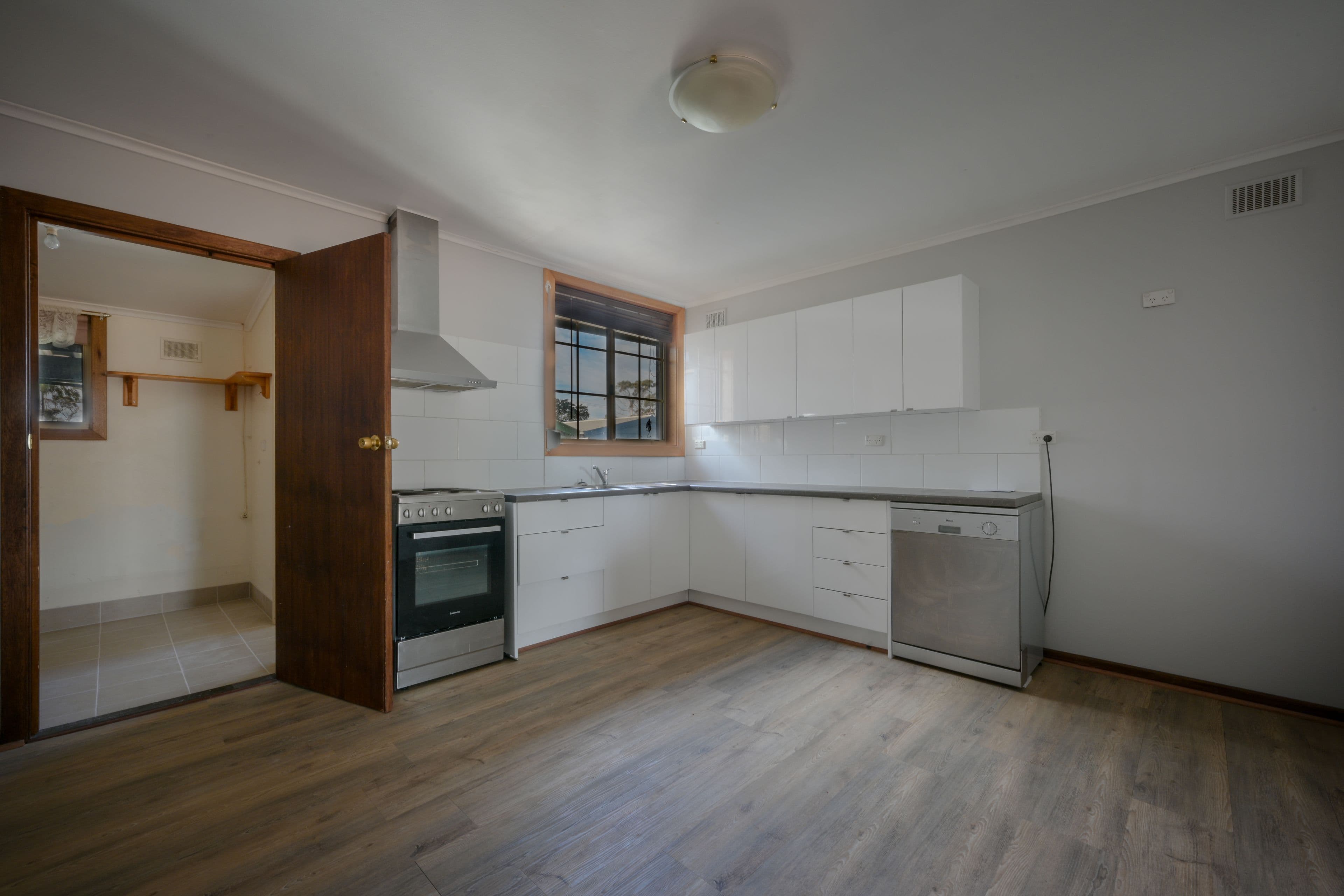 24 Berry Street, Whyalla Stuart SA 5608, Whyalla Stuart - Thumbnail 3