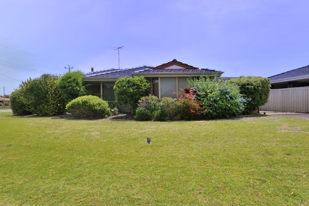 1 Cascade Close, SAFETY BAY WA 6169, Safety Bay - Thumbnail 3