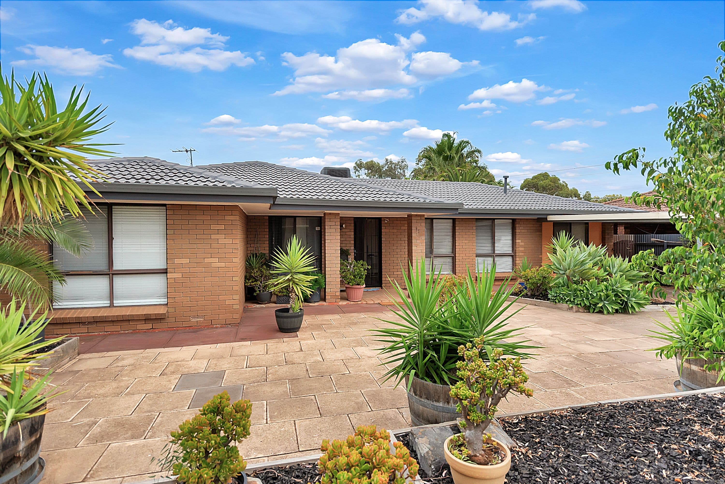 11 Wakeling Crescent, Parafield Gardens SA 5107, Parafield Gardens - Image 1