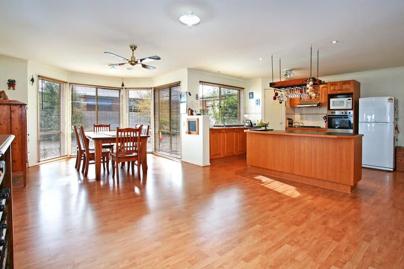 18-20 Blackbird Court, LARA VIC 3212, Lara - Thumbnail 2