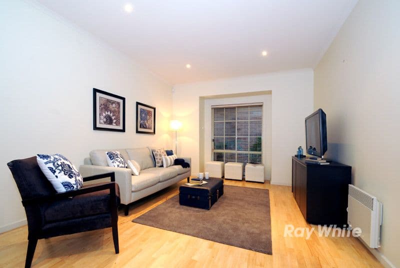 19 Earls Court, WANTIRNA SOUTH VIC 3152, Wantirna South - Thumbnail 3