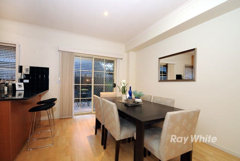 19 Earls Court, WANTIRNA SOUTH VIC 3152, Wantirna South - Thumbnail 4