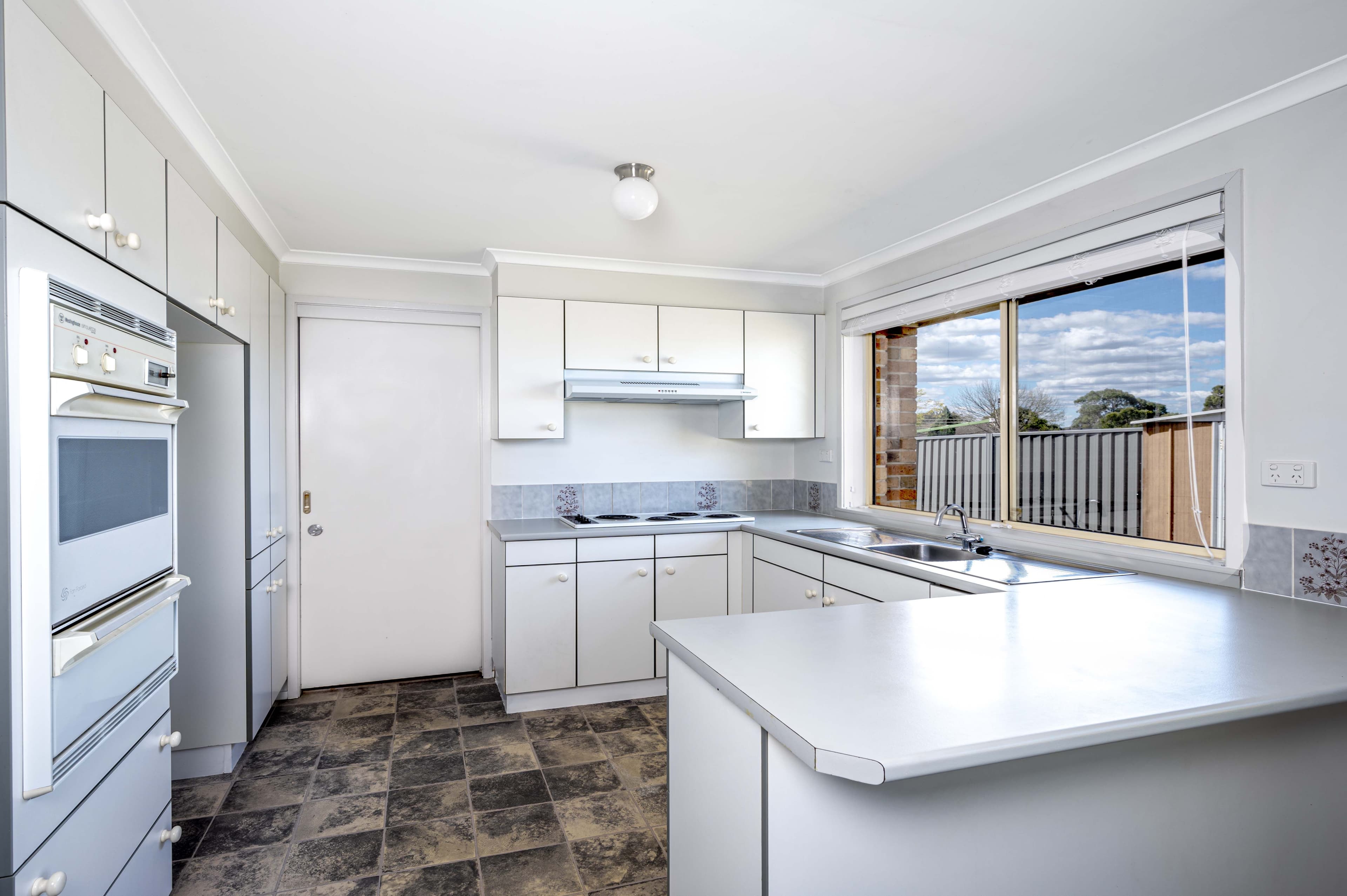 2/28 Abelia Street, Tahmoor NSW 2573, Tahmoor - Thumbnail 2