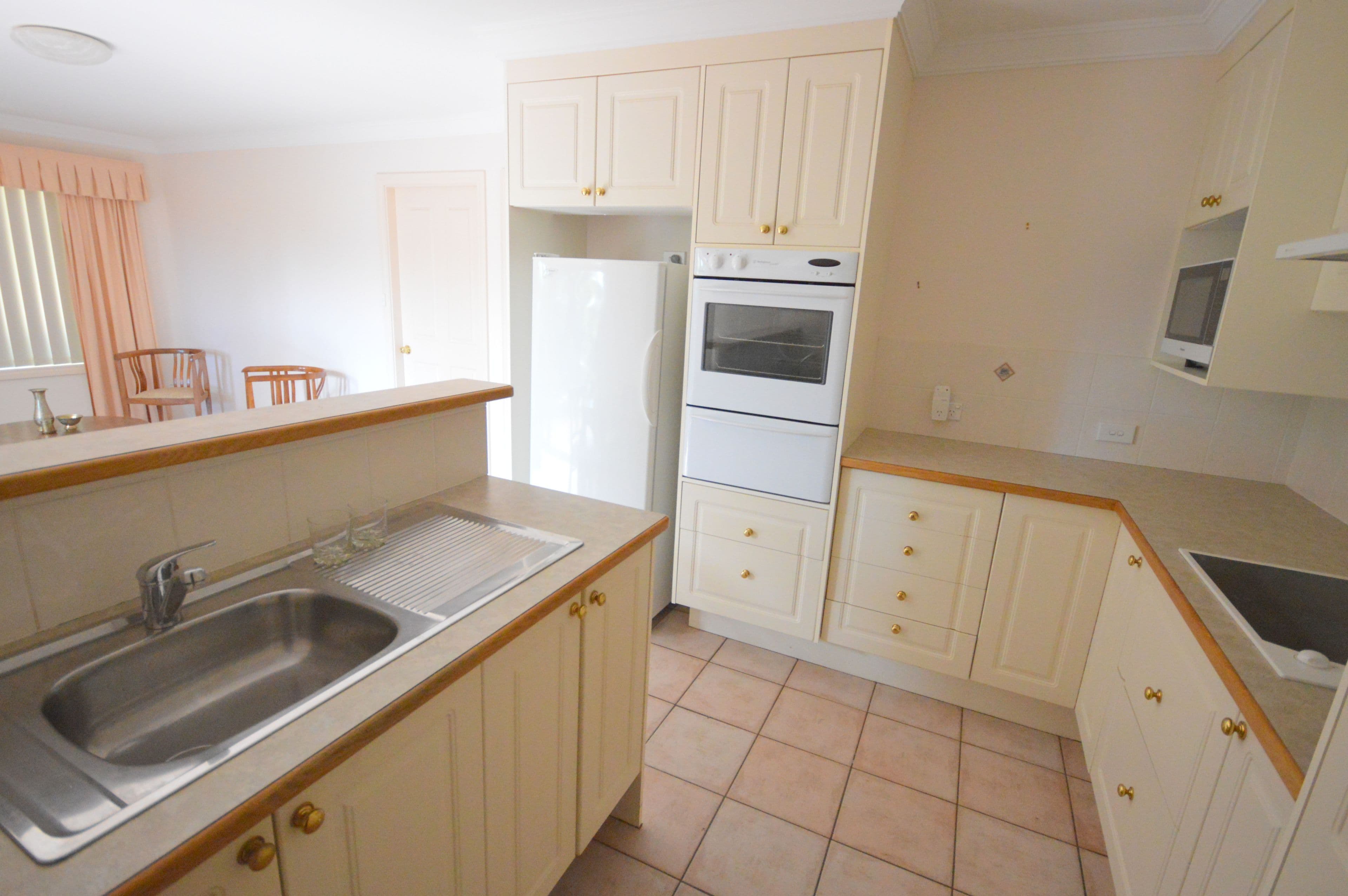 14 Acacia Circuit, Cowra - Thumbnail 3