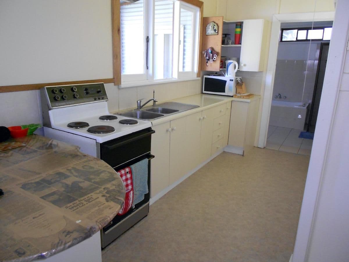 41 Naracoorte Road, Bordertown SA 5268, Bordertown - Thumbnail 2