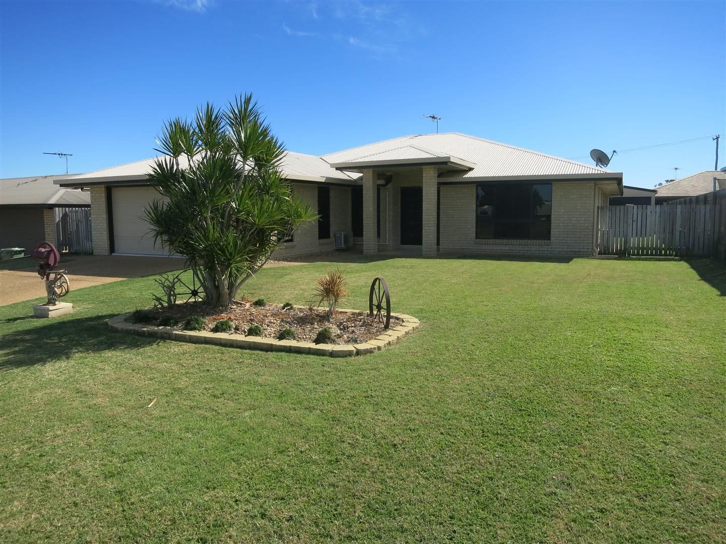9 Gilmore Court, Gracemere QLD 4702, Gracemere - Image 1