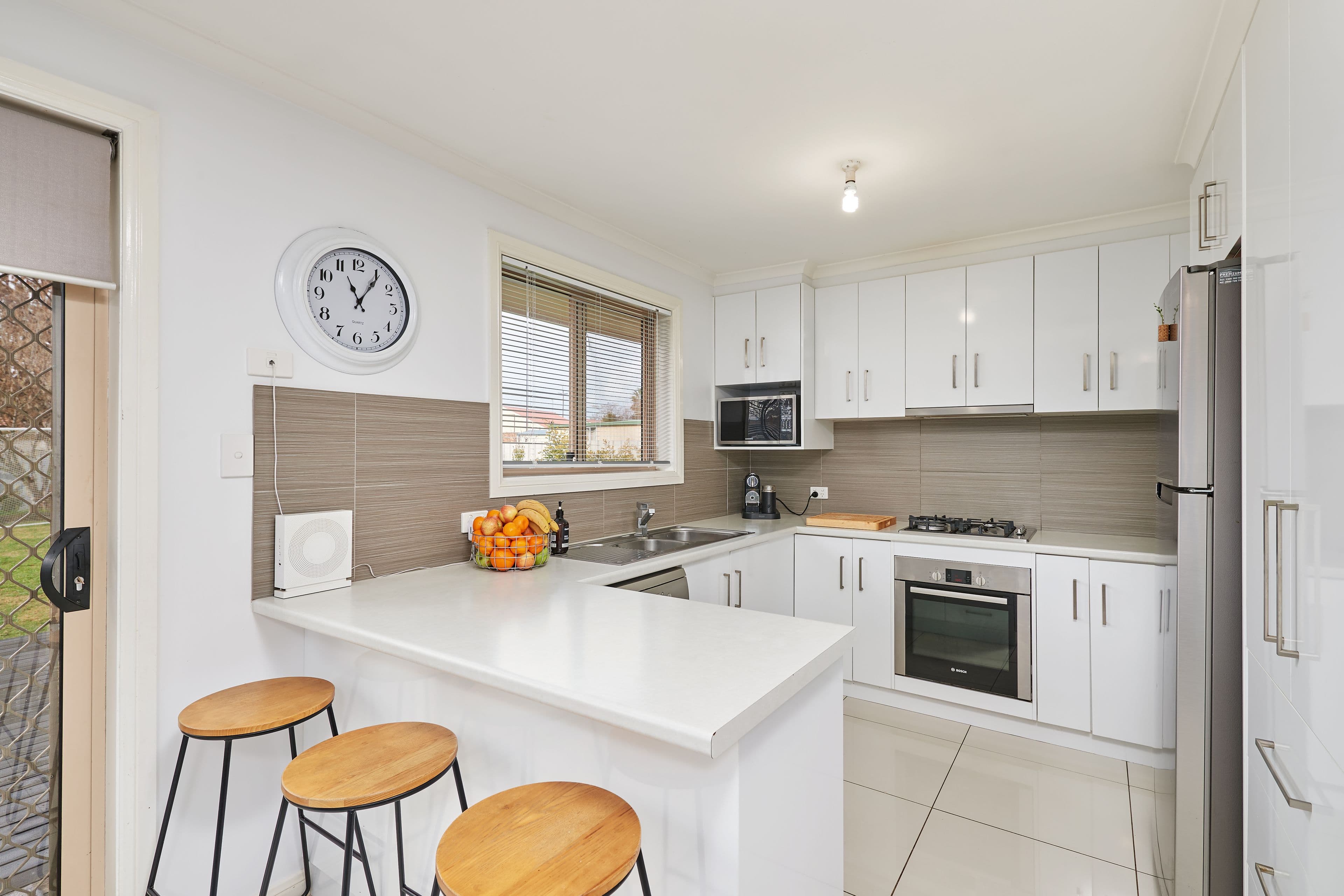 9 Elanora Place, Glenfield Park NSW 2650, Glenfield Park - Thumbnail 2