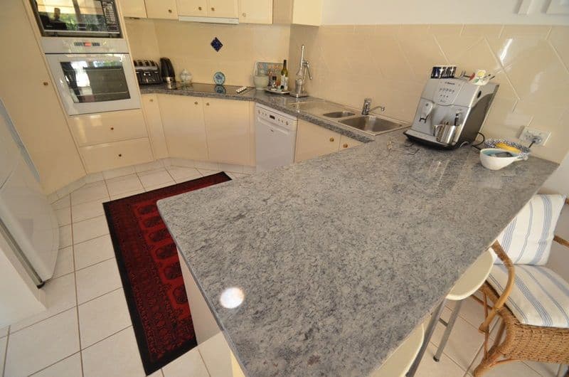 19 Dalloway Court, ARUNDEL QLD 4214, Arundel - Thumbnail 8