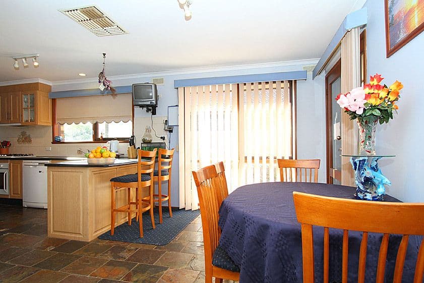 31 Mitford Crescent, CRAIGIEBURN VIC 3064, Craigieburn - Thumbnail 3