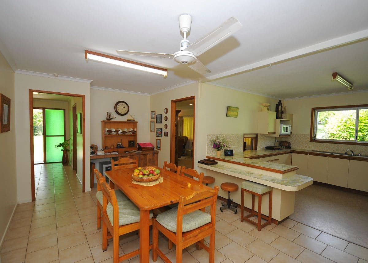 42 Rokeby Road, BOORAL QLD 4655, Booral - Thumbnail 2