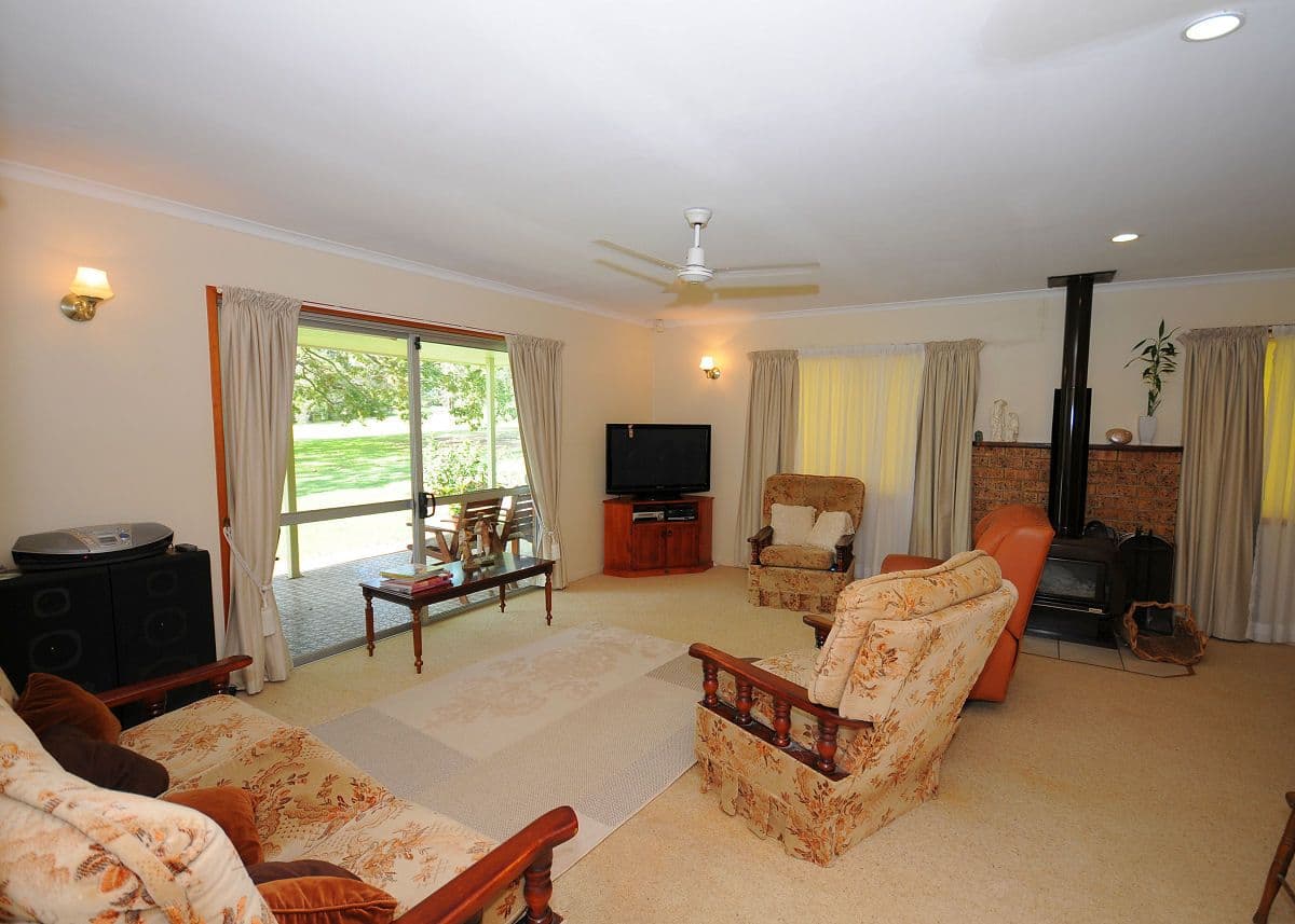 42 Rokeby Road, BOORAL QLD 4655, Booral - Thumbnail 3