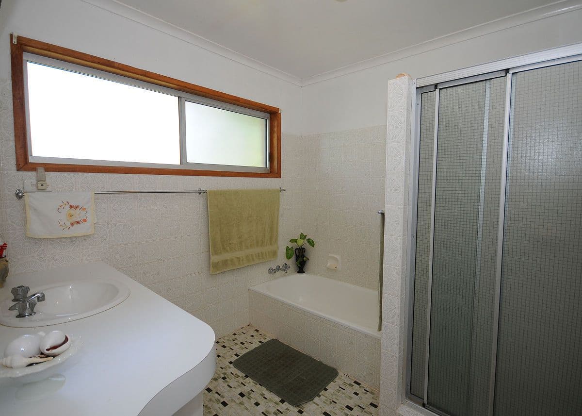 42 Rokeby Road, BOORAL QLD 4655, Booral - Thumbnail 6