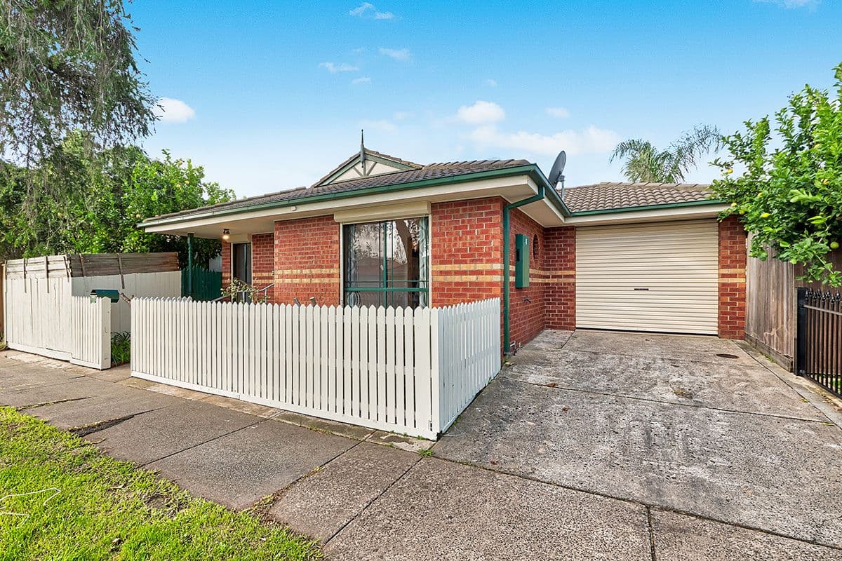 10 Filomena Court, Cranbourne North VIC 3977, Cranbourne North - Image 1