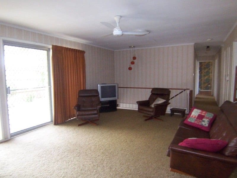 16 Lorrimore Street, MACGREGOR QLD 4109, Macgregor - Thumbnail 2