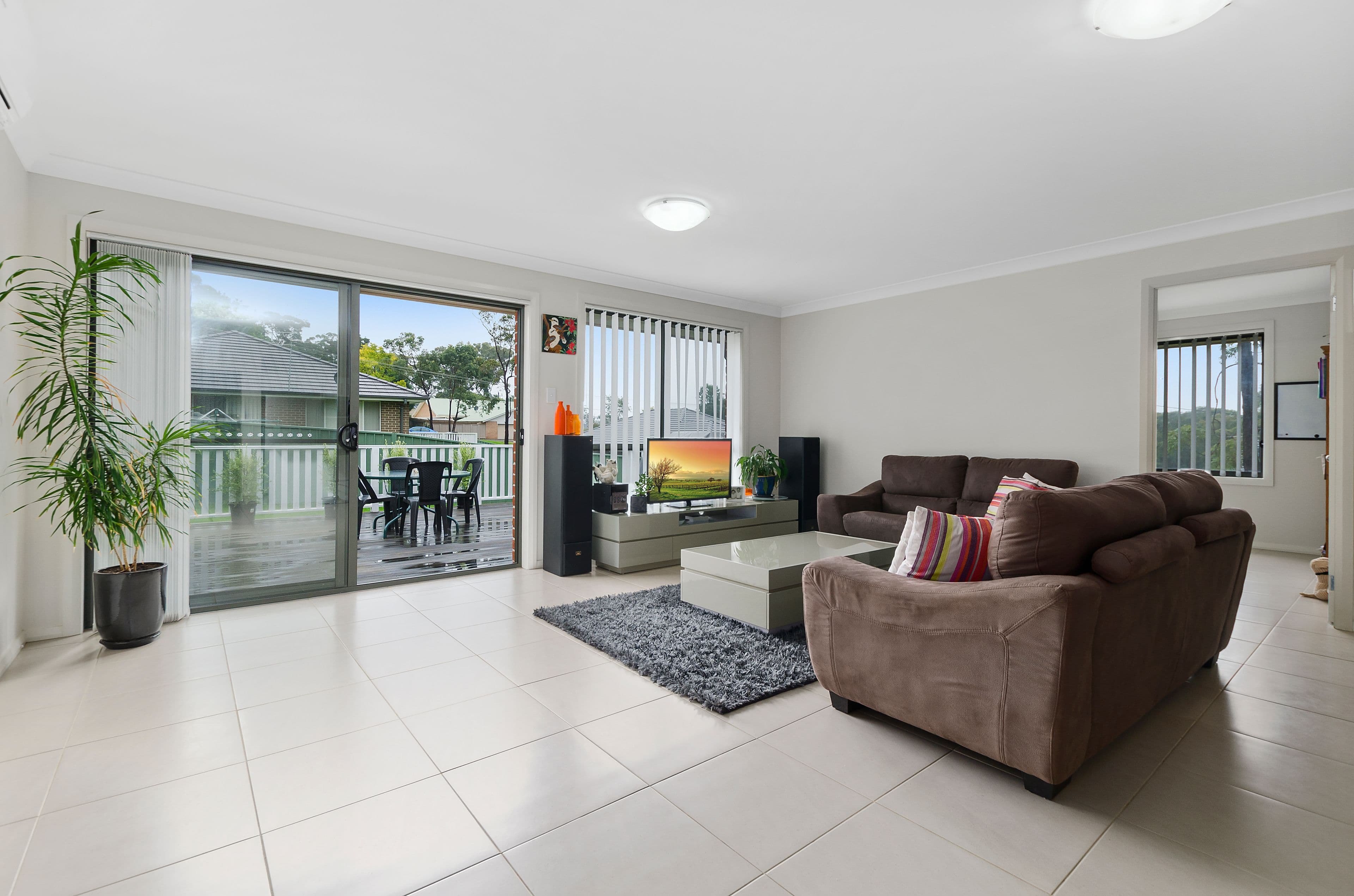 8 Pirrillie Street, Hill Top - Thumbnail 3