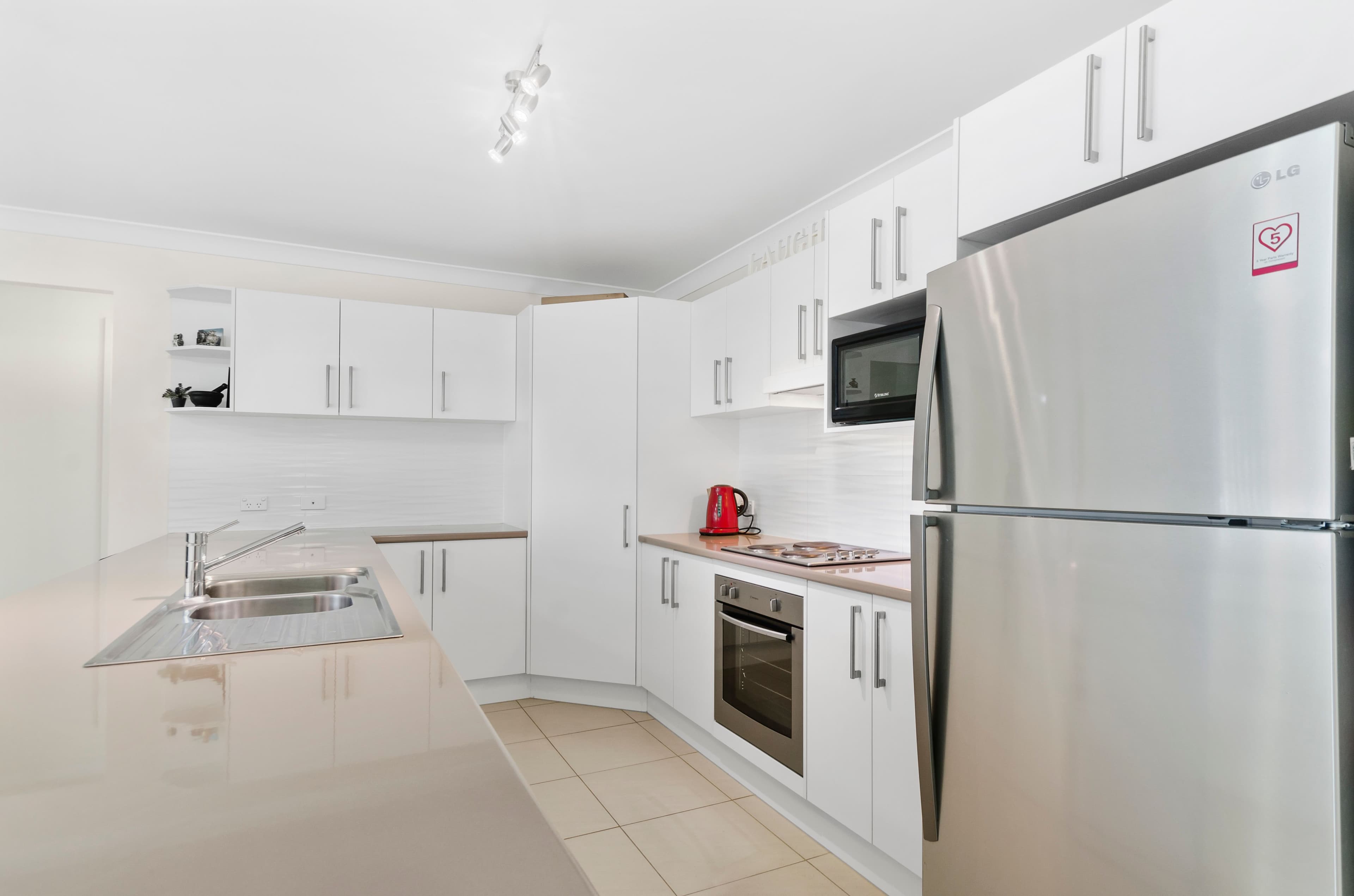 8 Pirrillie Street, Hill Top - Thumbnail 4