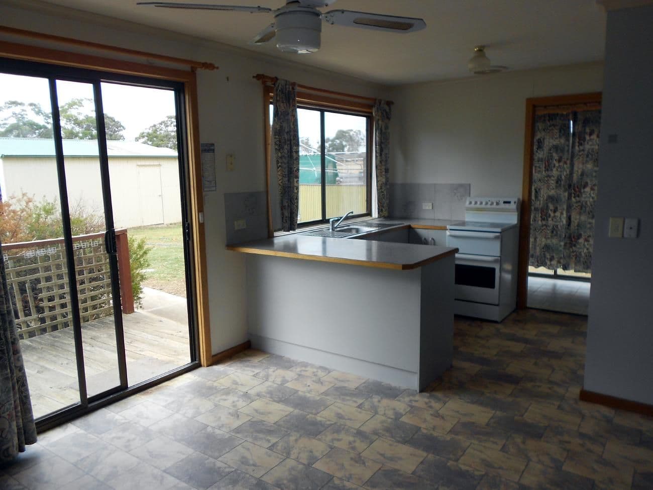 49 Albert Parade, BORDERTOWN SA 5268, Bordertown - Thumbnail 3