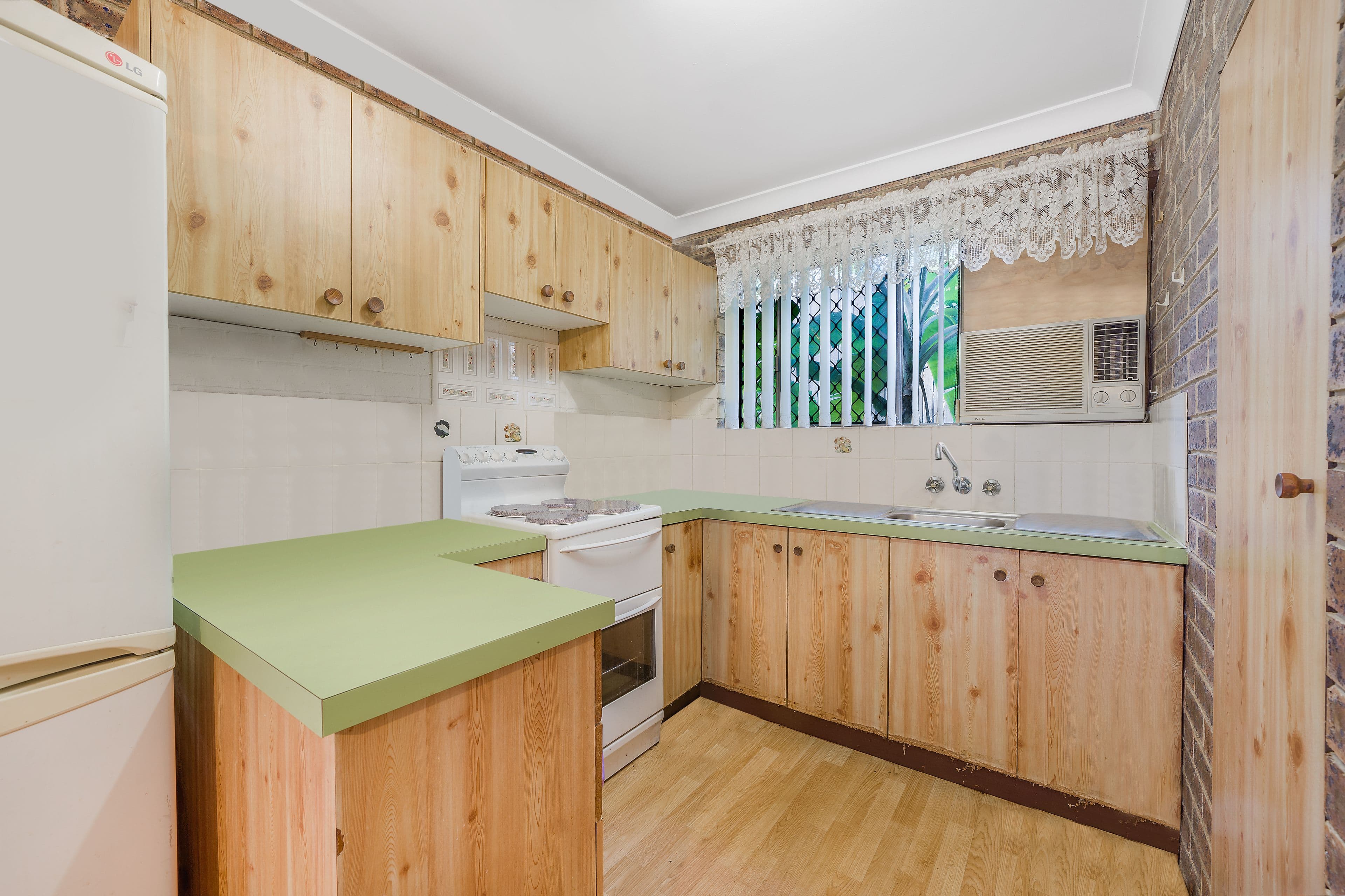15 Grant Street, Redcliffe QLD 4020, Redcliffe - Thumbnail 4