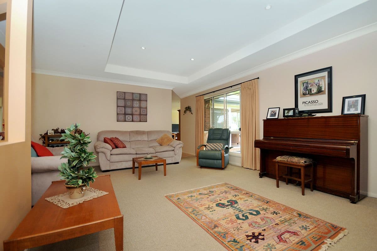 15 Banksdale Drive, MIDDLE RIDGE QLD 4350, Middle Ridge - Thumbnail 2