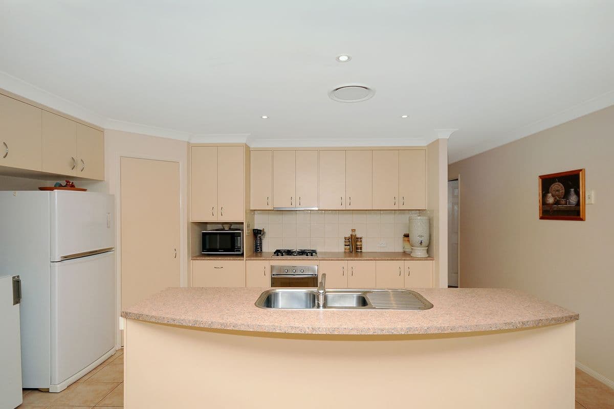 15 Banksdale Drive, MIDDLE RIDGE QLD 4350, Middle Ridge - Thumbnail 6