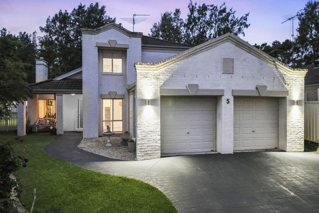 5 Gleneagles Way, Glenmore Park - Image 1