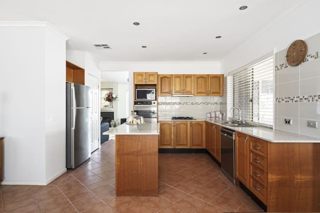 5 Gleneagles Way, Glenmore Park - Thumbnail 5