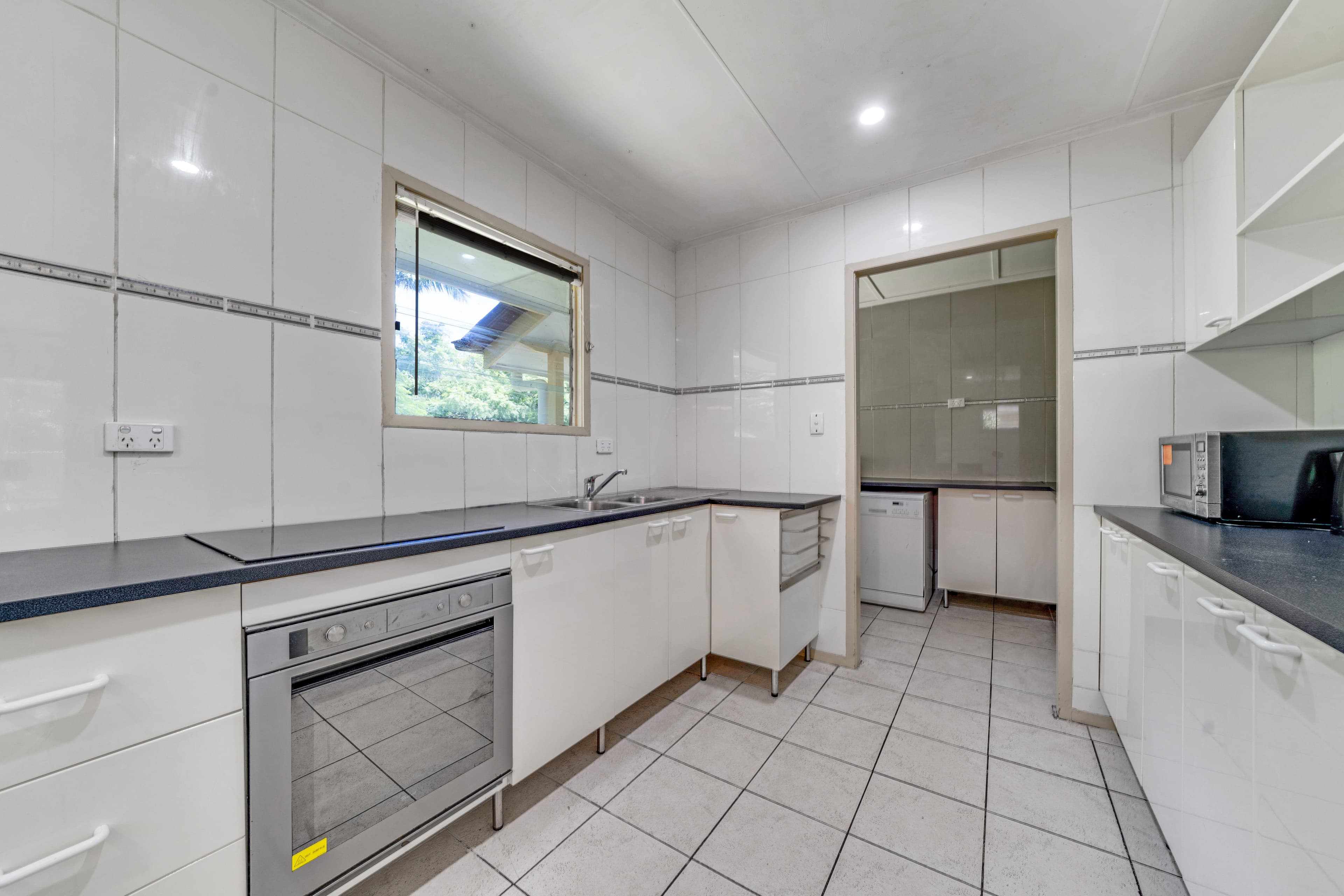 36 Stubbs Road, Woodridge QLD 4114, Woodridge - Thumbnail 2