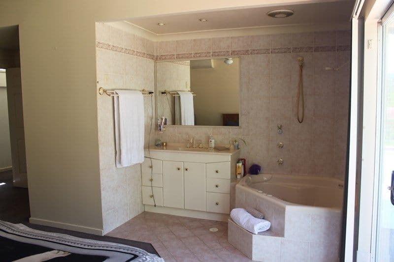 32 Watersedge Avenue, BASIN VIEW NSW 2540, Basin View - Thumbnail 7