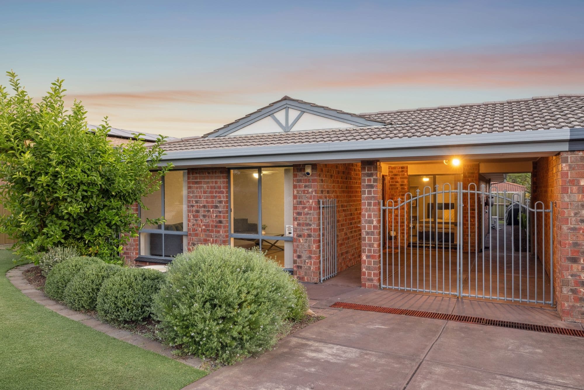 21 Diosma Drive, Morphett Vale SA 5162, Morphett Vale - Thumbnail 2