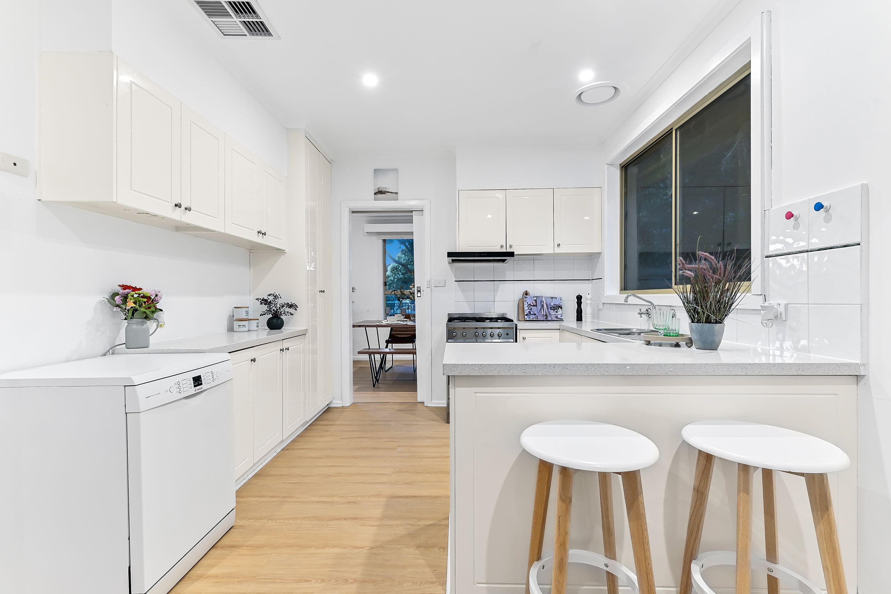 34 Strada Crescent, Wheelers Hill VIC 3150, Wheelers Hill - Thumbnail 5