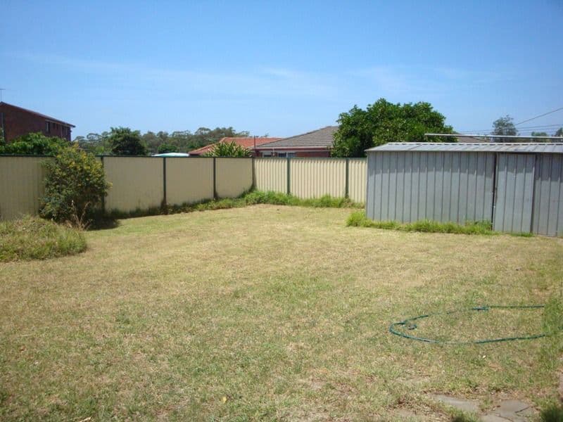 7 Woodlands Avenue, BOSSLEY PARK NSW 2176, Bossley Park - Thumbnail 6