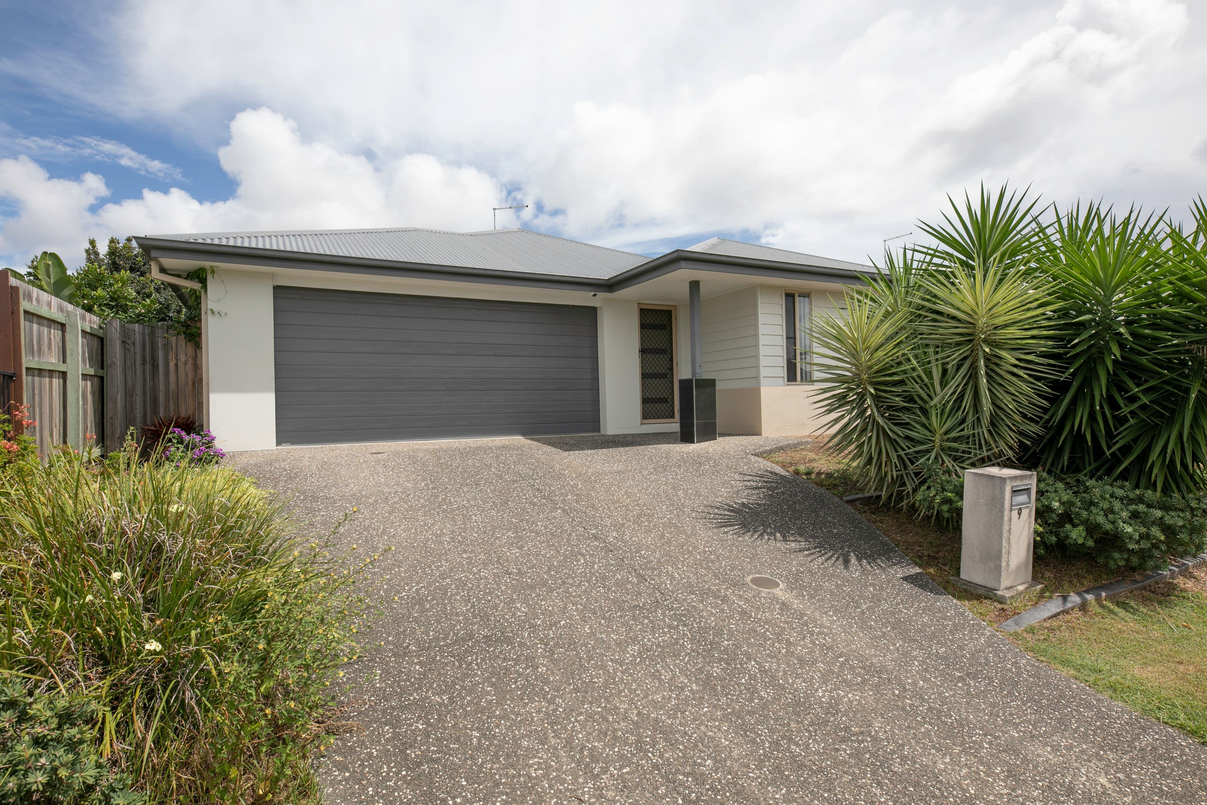 9 Coralina Crescent, Logan Reserve QLD 4133, Logan Reserve - Thumbnail 2
