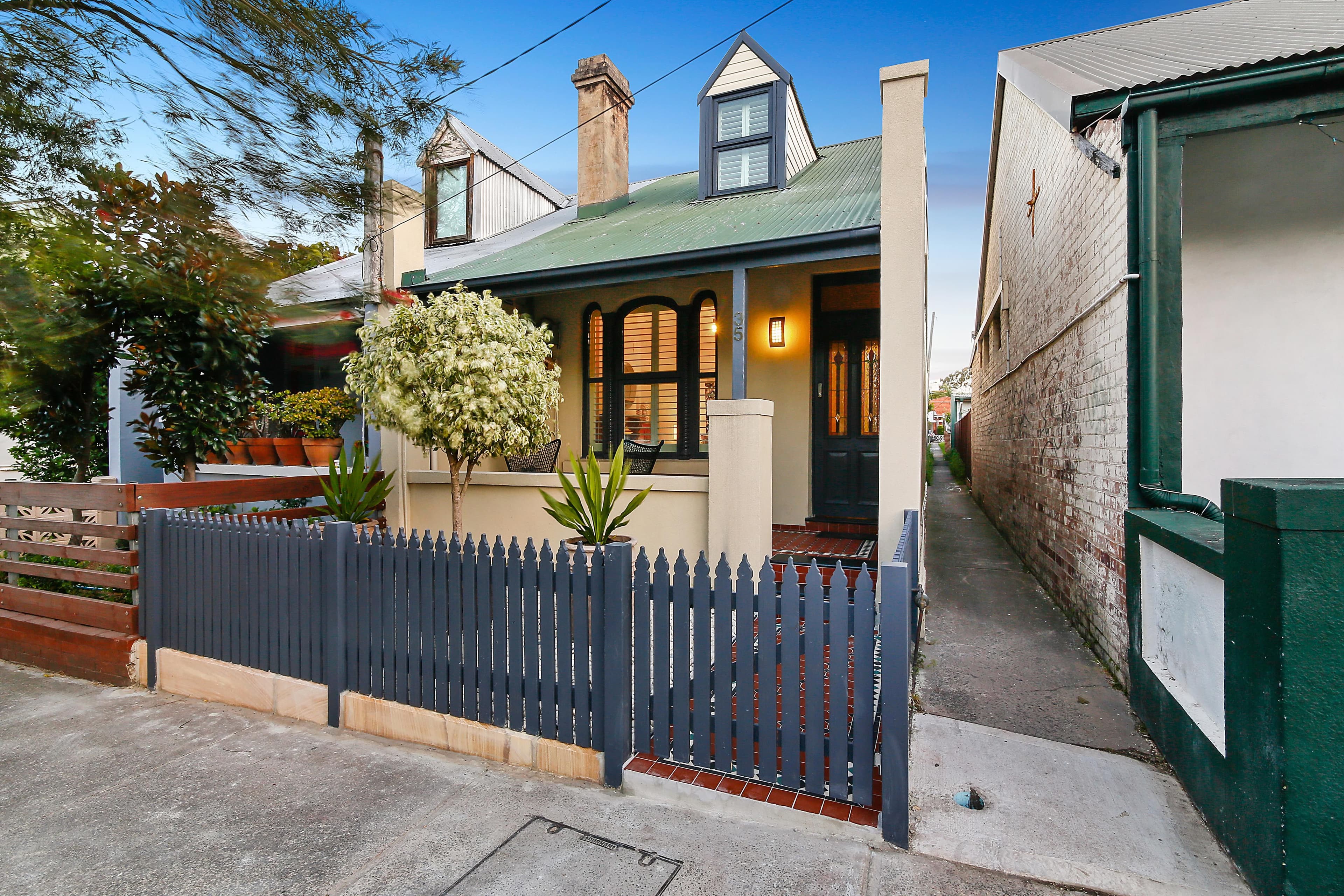35 Margaret Street, Stanmore - Thumbnail 2