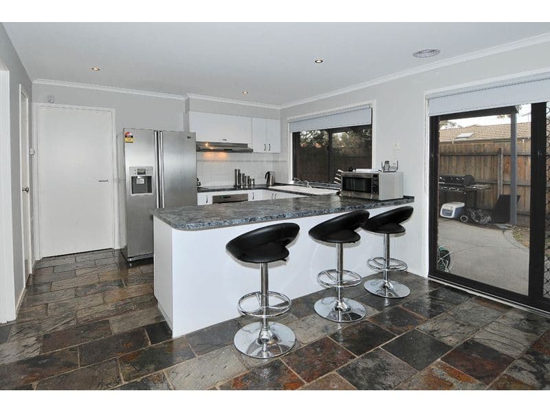 11 Merrigan Court, ROXBURGH PARK VIC 3064, Roxburgh Park - Thumbnail 3