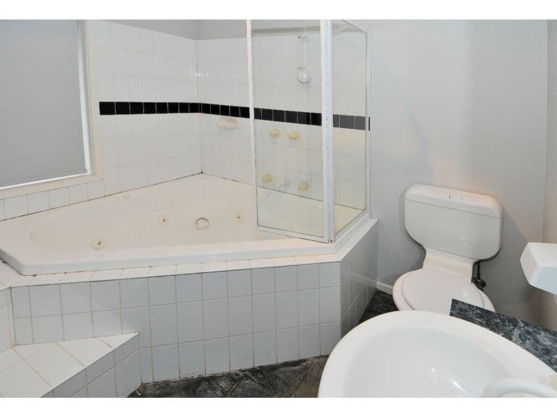 11 Merrigan Court, ROXBURGH PARK VIC 3064, Roxburgh Park - Thumbnail 6