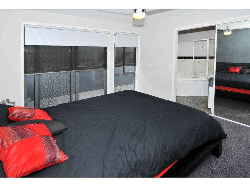 11 Merrigan Court, ROXBURGH PARK VIC 3064, Roxburgh Park - Thumbnail 7