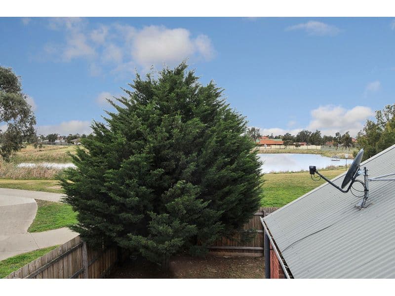 11 Merrigan Court, ROXBURGH PARK VIC 3064, Roxburgh Park - Thumbnail 8