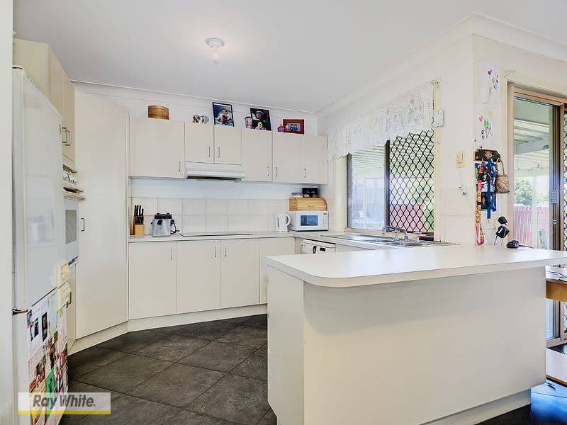 35 Brisbane Crescent, DECEPTION BAY QLD 4508, Deception Bay - Thumbnail 3