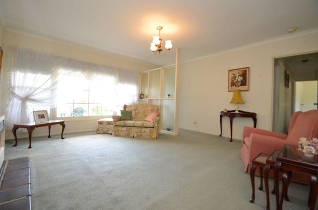45 Duncan Avenue, Greensborough VIC 3088, Greensborough - Thumbnail 2