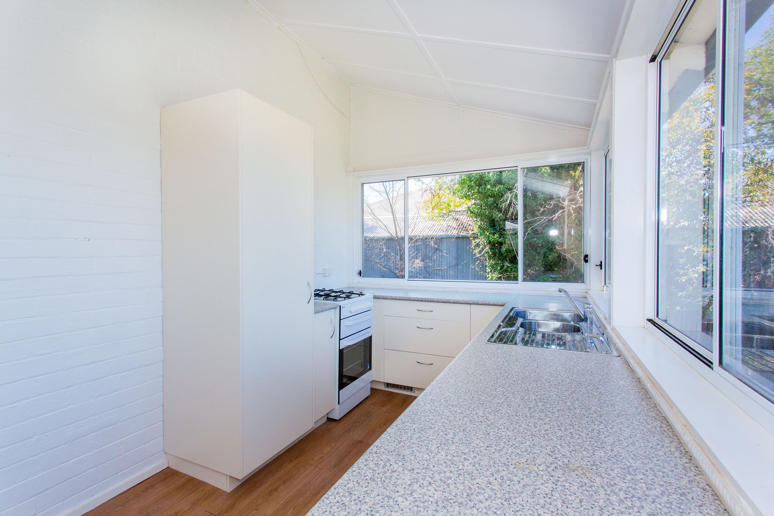 21 Bartlett Avenue, Cowra - Thumbnail 2