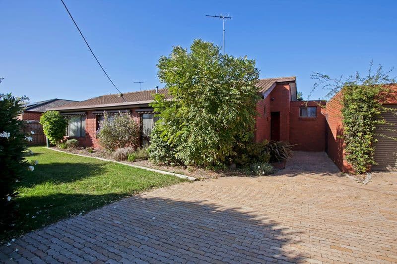 114  Townsend Road, ST ALBANS PARK VIC 3219, St Albans Park - Thumbnail 2