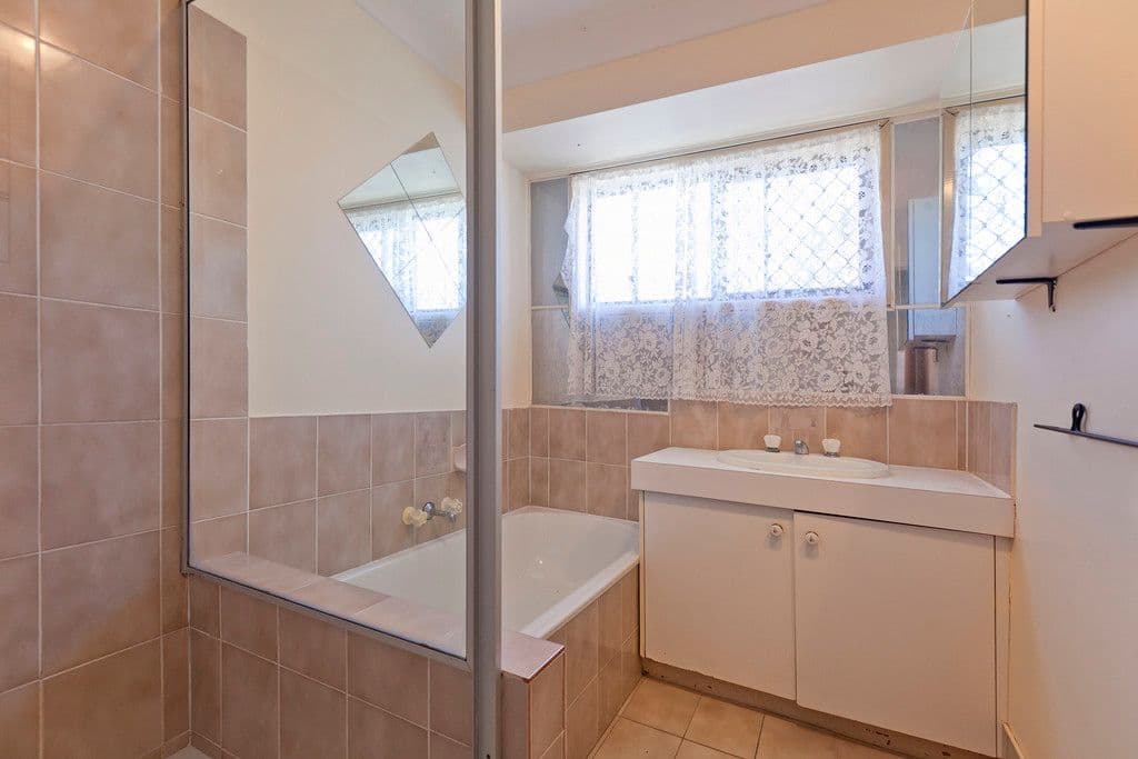 2 Rofail Court, THORNESIDE QLD 4158, Thorneside - Thumbnail 3