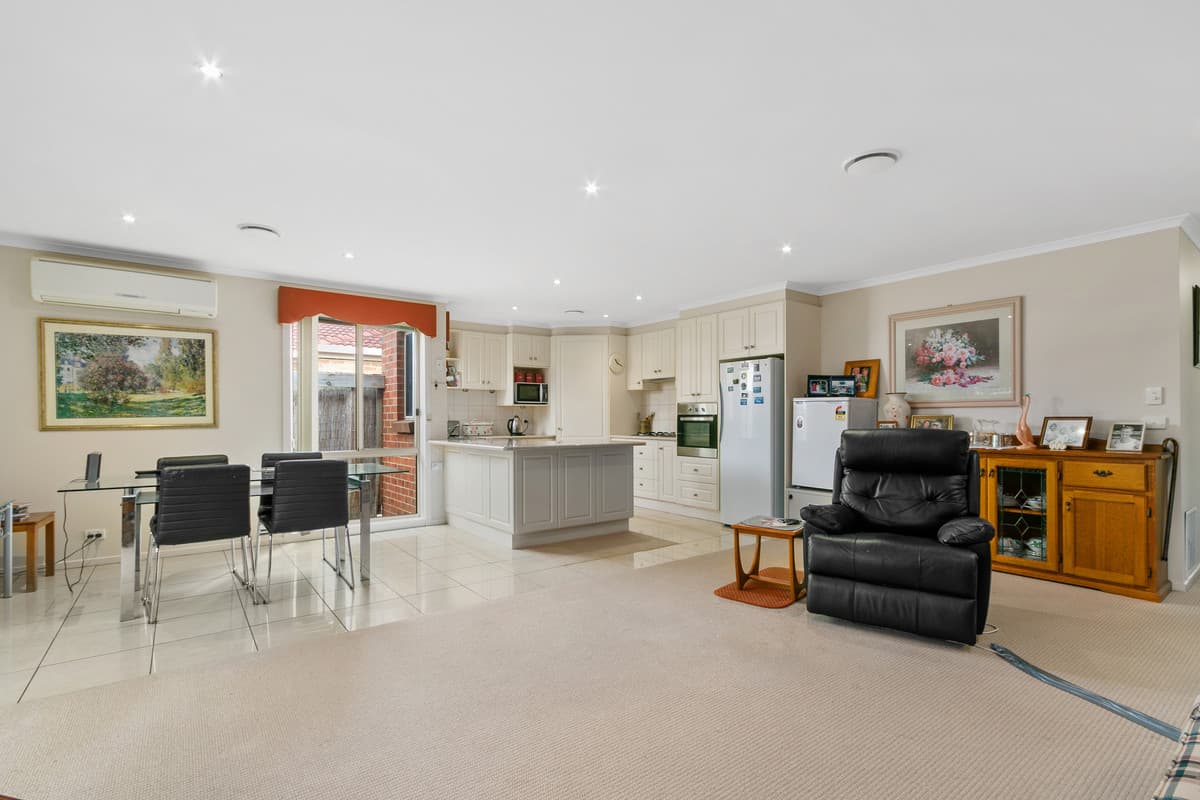 6 / 2 Wallace Street, Morwell VIC 3840, Morwell - Thumbnail 3