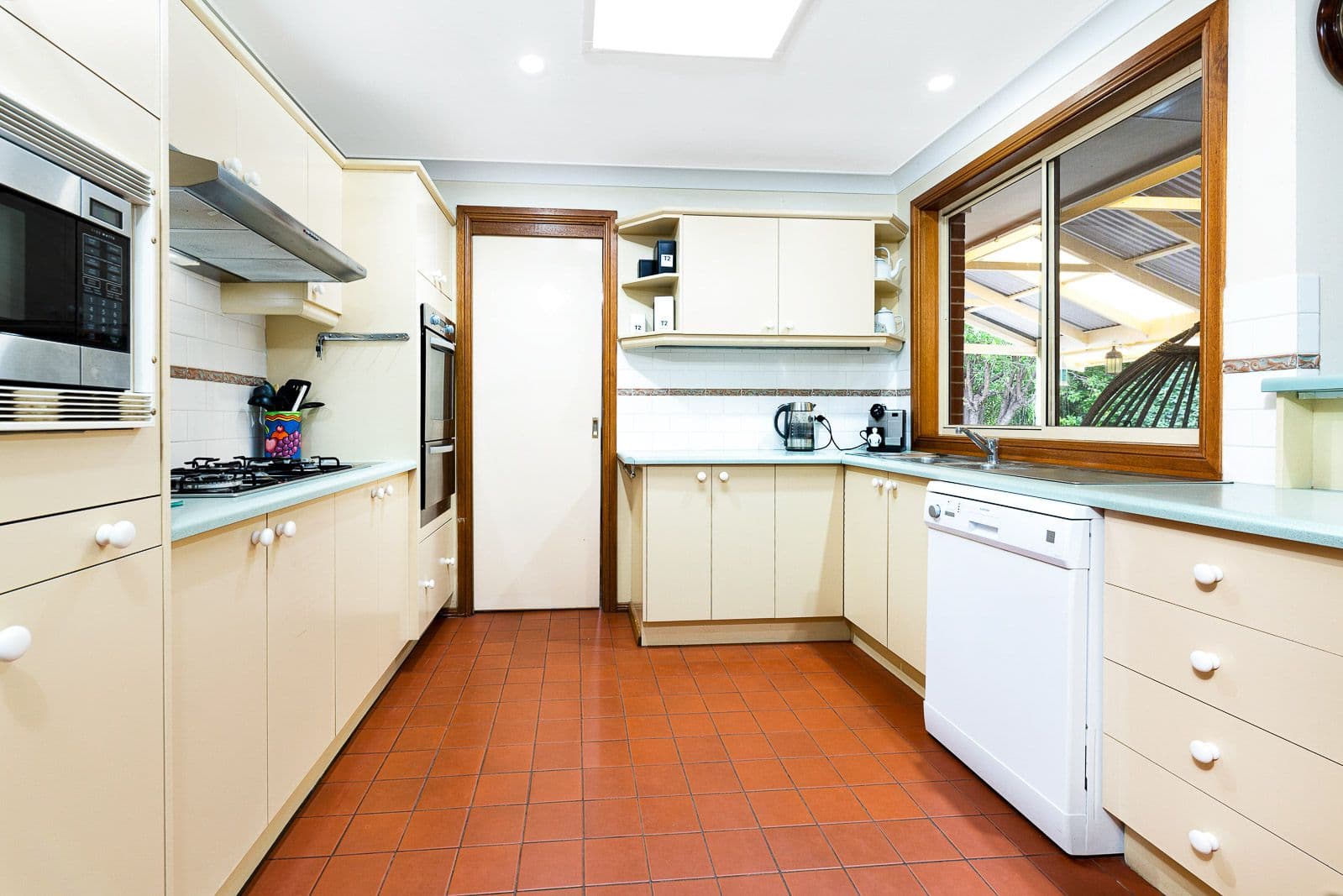 4 Beaumaris Avenue, Castle Hill NSW 2154, Castle Hill - Thumbnail 3