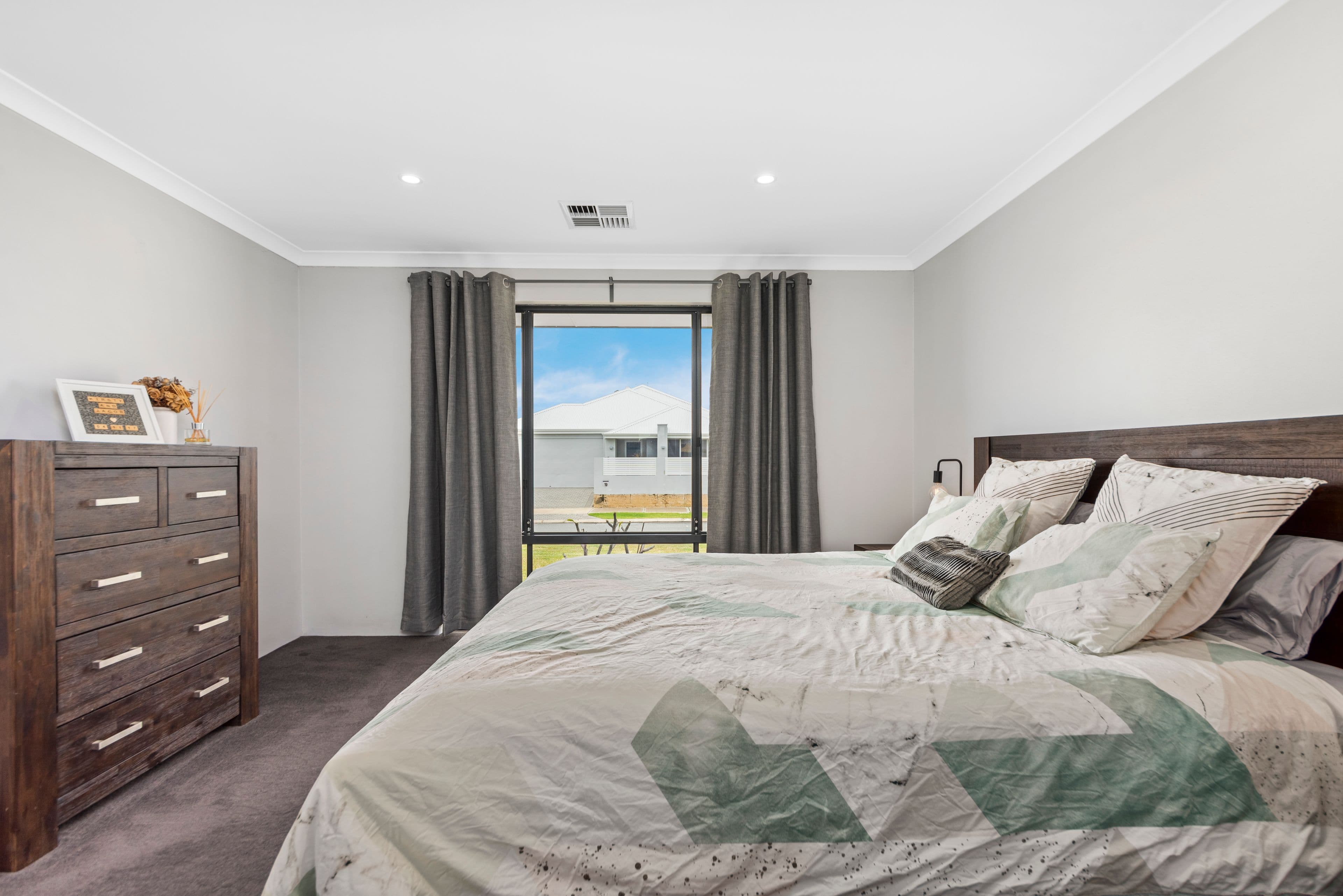 16 Camrose Parkway, Baldivis WA 6171, Baldivis - Thumbnail 3