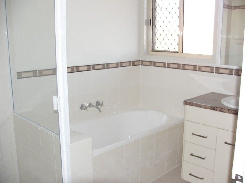 23 Anna Meares Avenue, GRACEMERE QLD 4702, Gracemere - Thumbnail 8