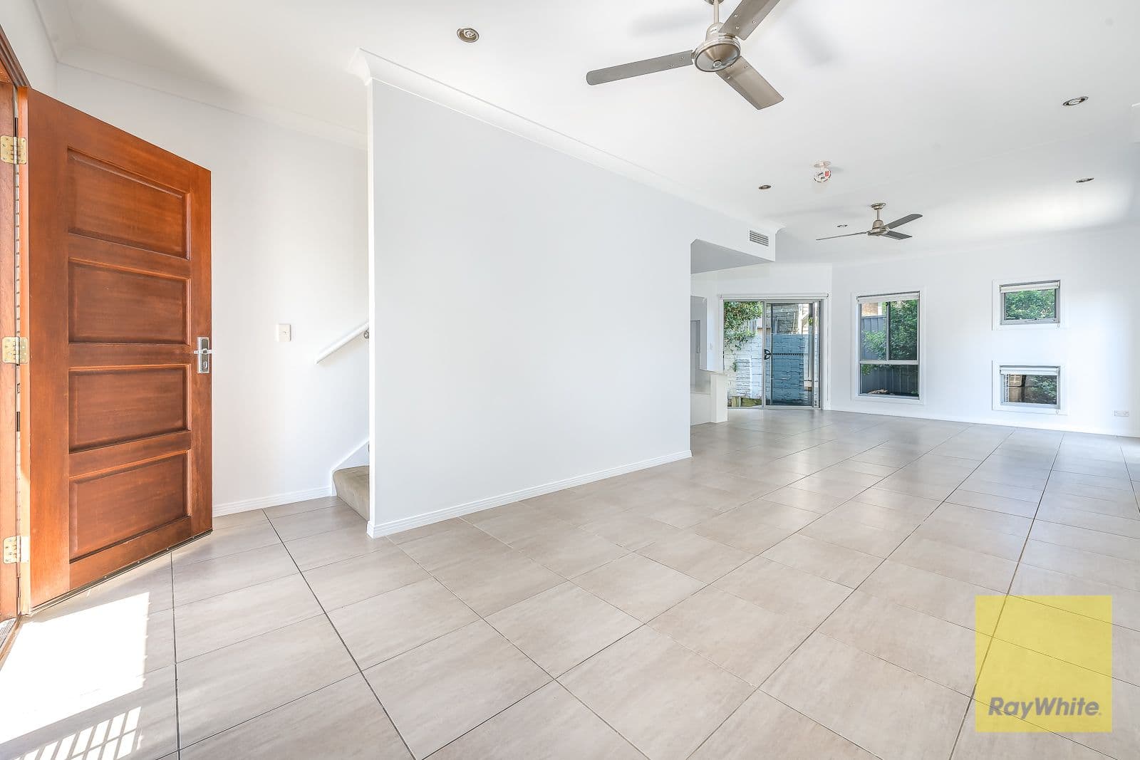 5-7 Ashbourne Terrace, Biggera Waters QLD 4216, Biggera Waters - Thumbnail 2