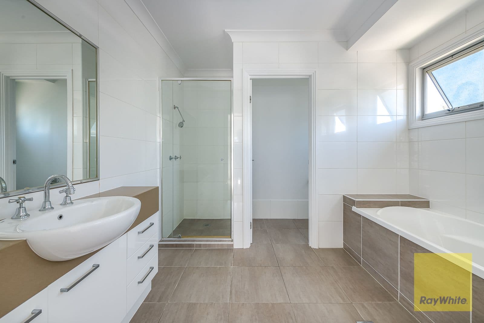 5-7 Ashbourne Terrace, Biggera Waters QLD 4216, Biggera Waters - Thumbnail 6